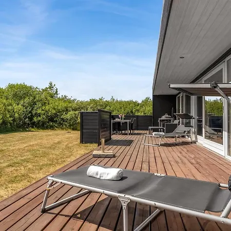 Vakantiehuis Tuva - 3-5km From The Sea By Interhome